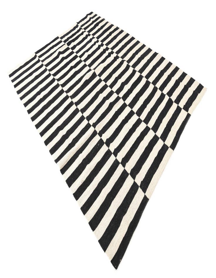 Detail image of 5' 10 x 7' 8  Hand Woven Kilim Modern Wool Rug