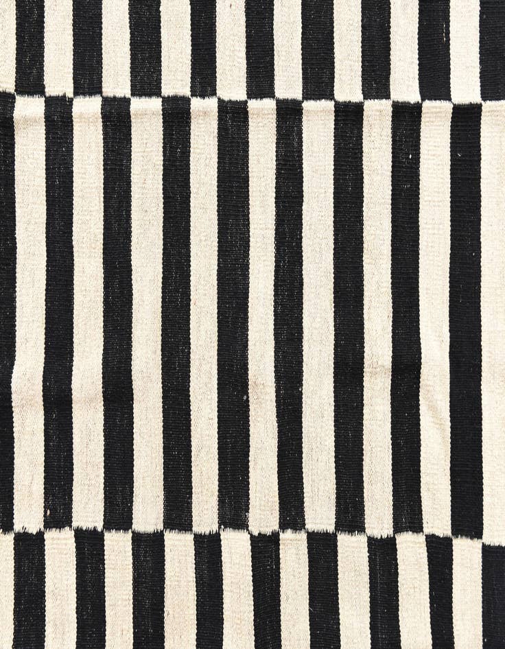 Detail image of 5' 10 x 7' 8  Hand Woven Kilim Modern Wool Rug