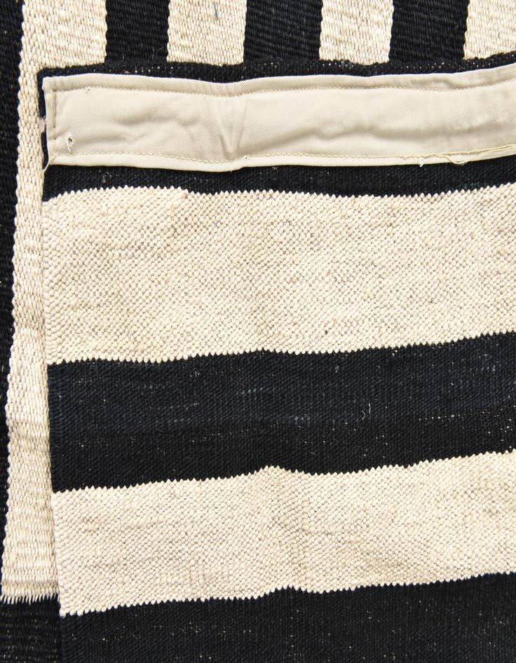 Detail image of 5' 10 x 7' 8  Hand Woven Kilim Modern Wool Rug