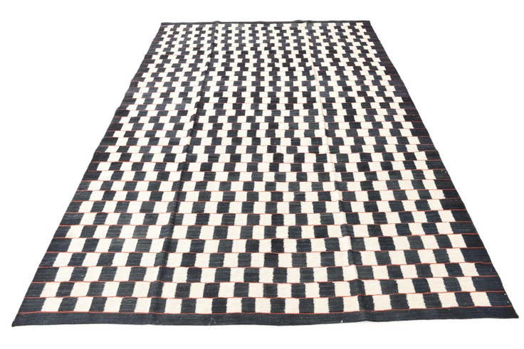 Detail image of 6' 8 x 9' 8 Hand Woven Kilim Modern Wool Rug
