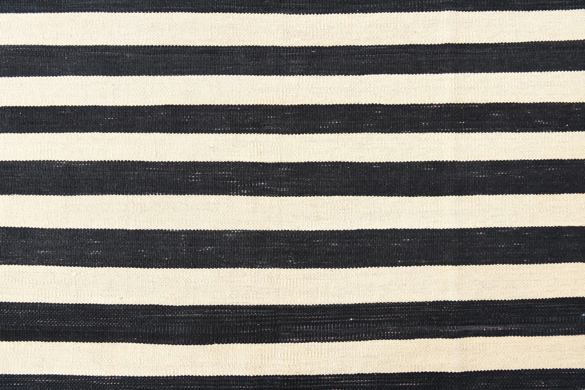 6' 10 x 9' 8 Hand Woven Kilim Modern Wool Rug