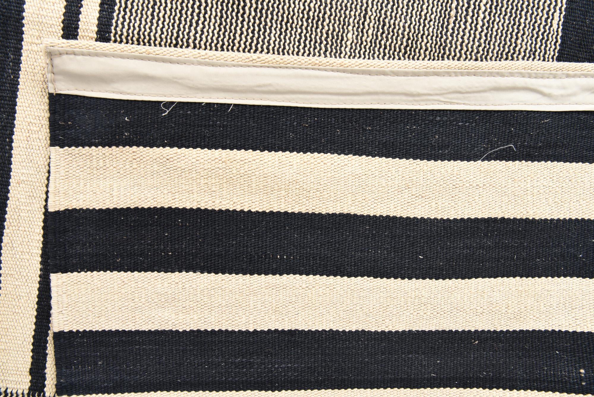 6' 10 x 9' 8 Hand Woven Kilim Modern Wool Rug
