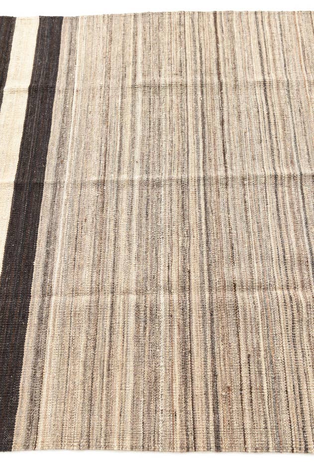 Detail image of 4' 2 x 5' 10 Hand Woven Kilim Modern Wool Rug