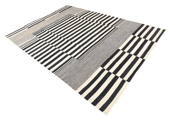 Detail image of 7' x 10' Hand Woven Kilim Modern Wool Rug