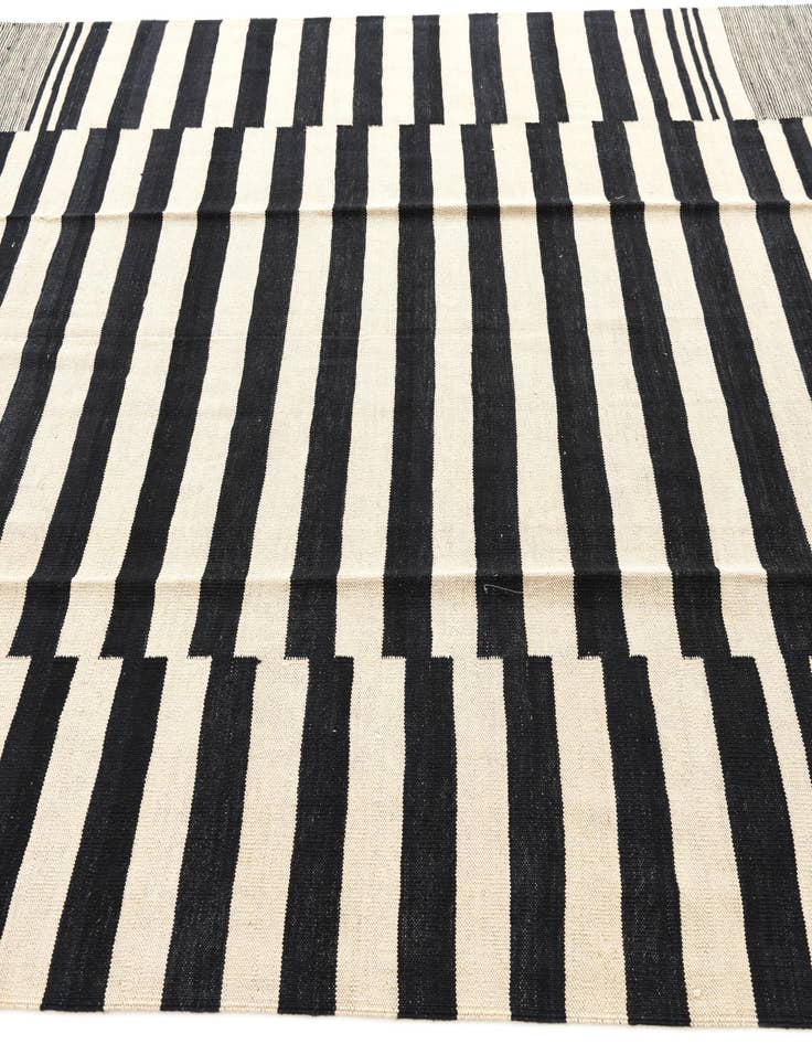 Detail image of 7' x 10'  Hand Woven Kilim Modern Wool Rug