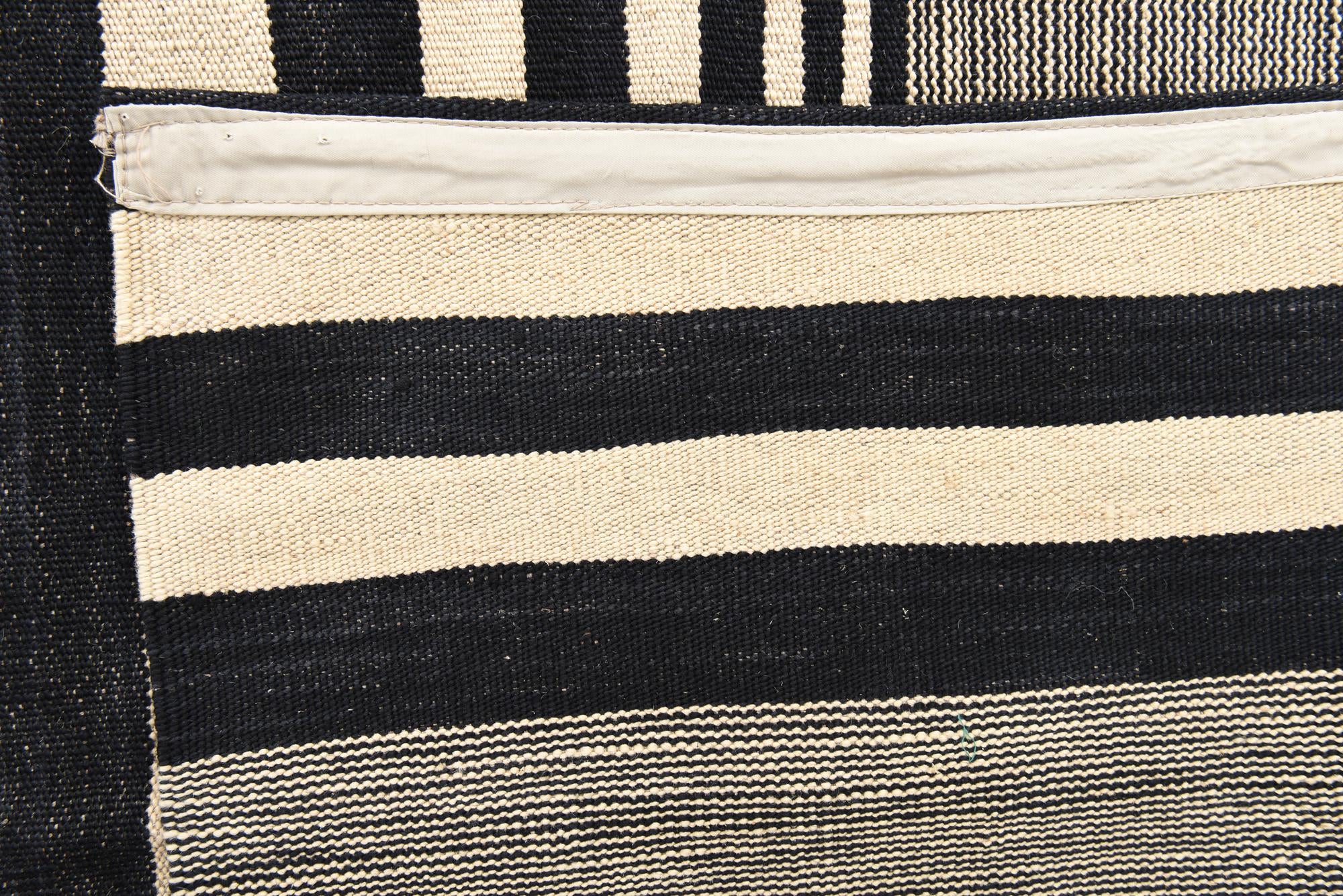 7' x 10' Hand Woven Kilim Modern Wool Rug
