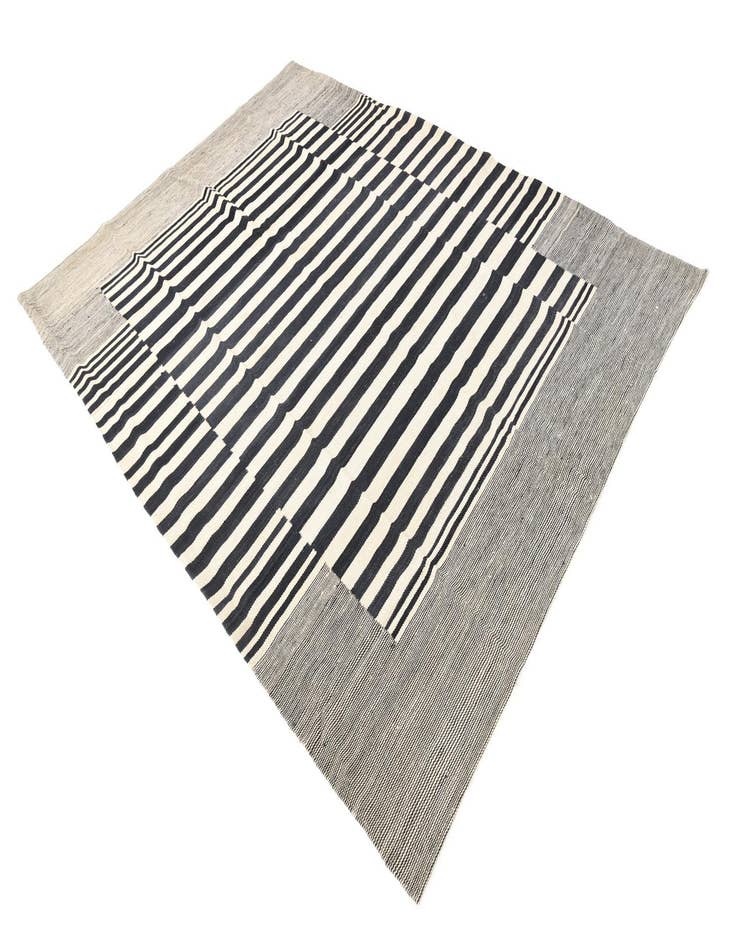 Detail image of 5' 8 x 7' 9  Hand Woven Kilim Modern Wool Rug