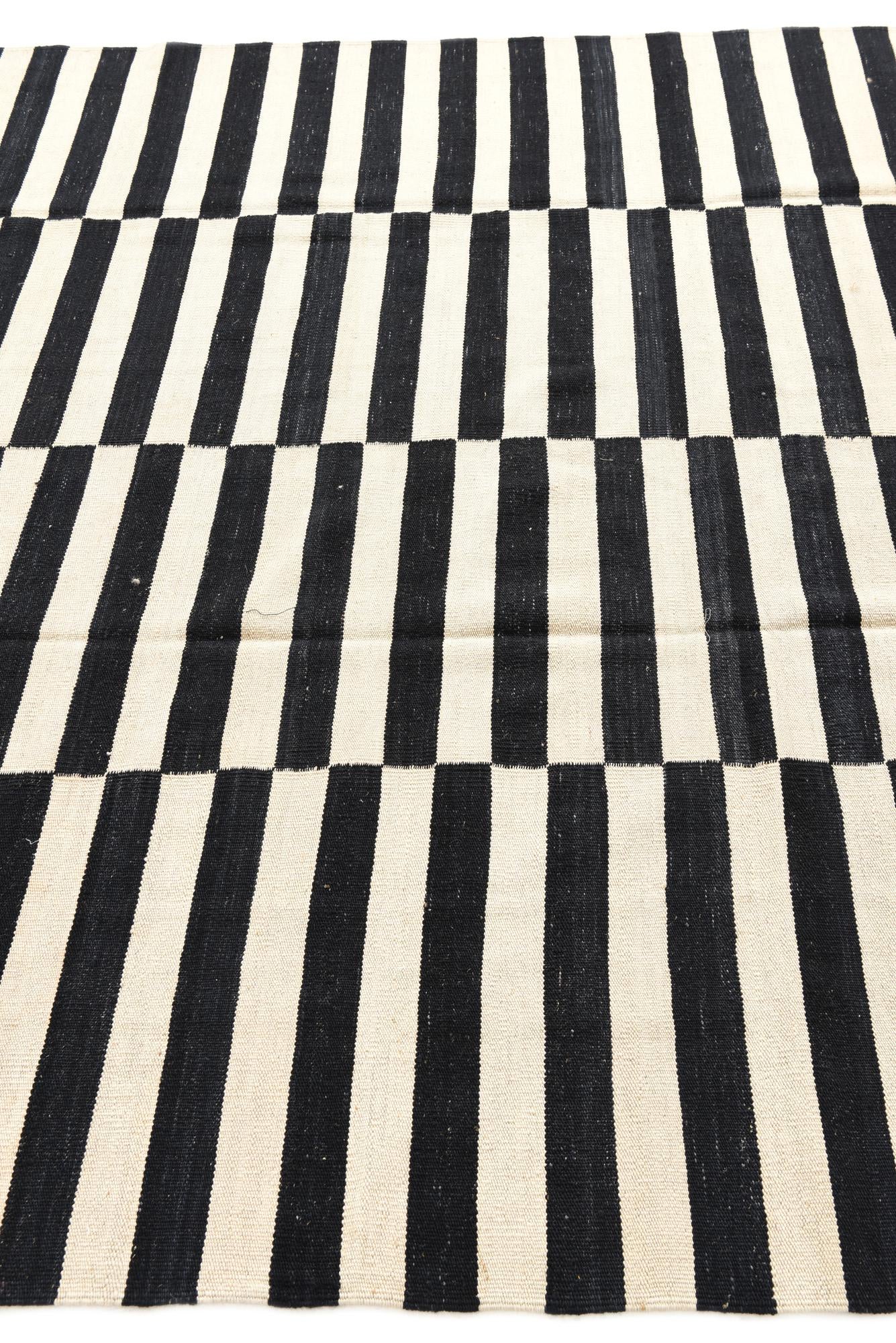 6' 8 x 9' 10 Hand Woven Kilim Modern Wool Rug