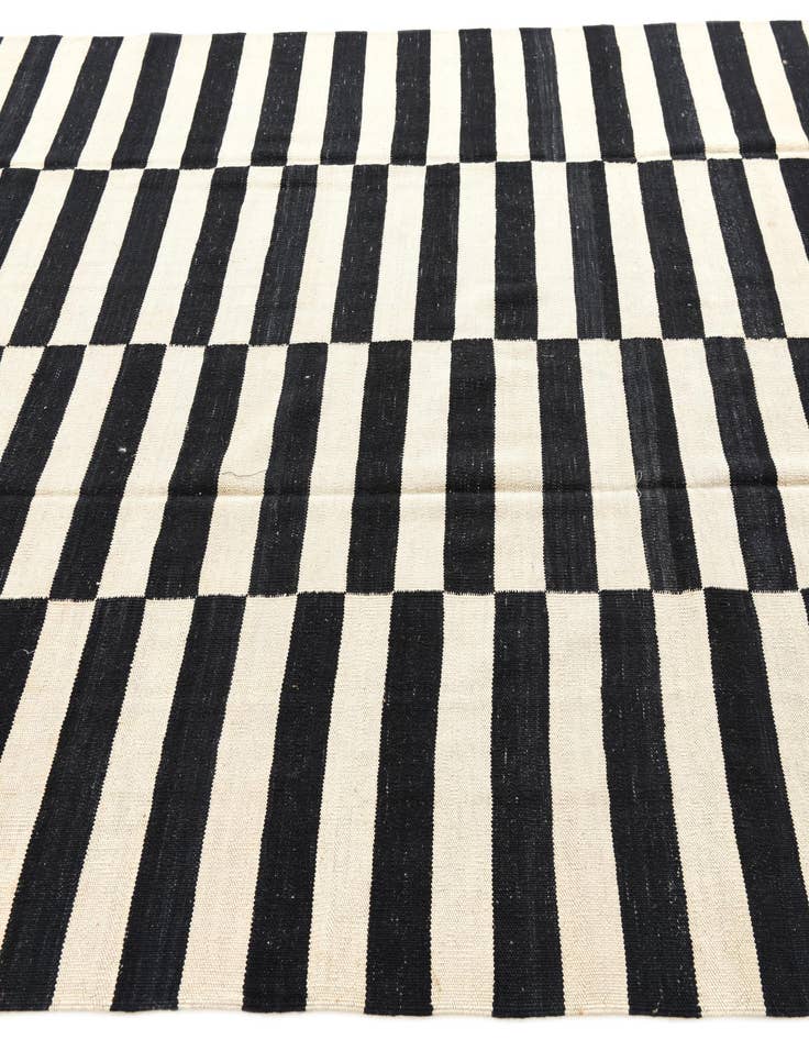 Detail image of 6' 8 x 9' 10  Hand Woven Kilim Modern Wool Rug