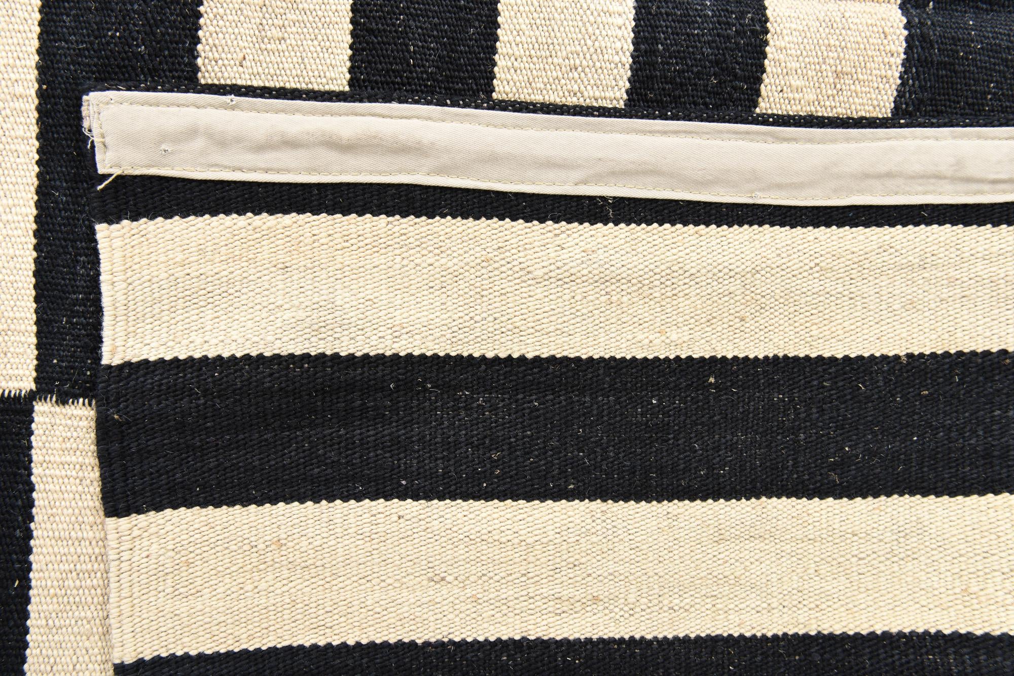6' 8 x 9' 10 Hand Woven Kilim Modern Wool Rug