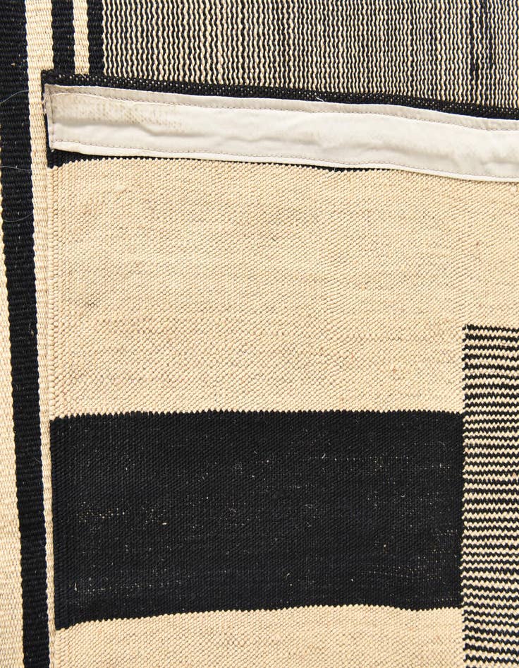 Detail image of 7' x 9' 9  Hand Woven Kilim Modern Wool Rug