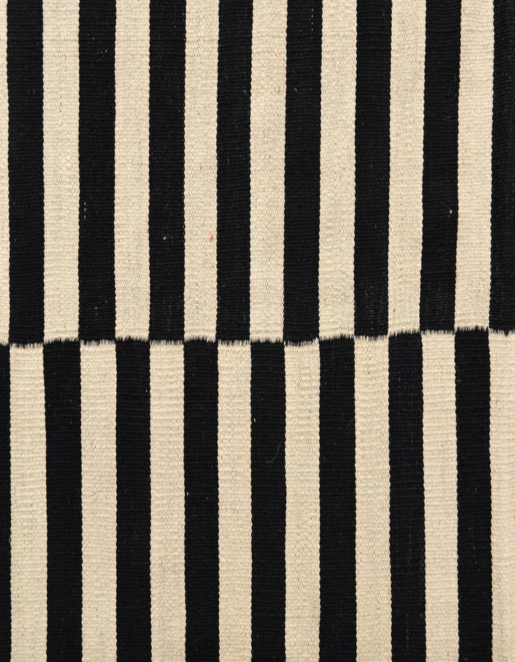 Detail image of 5' 9 x 7' 8  Hand Woven Kilim Modern Wool Rug