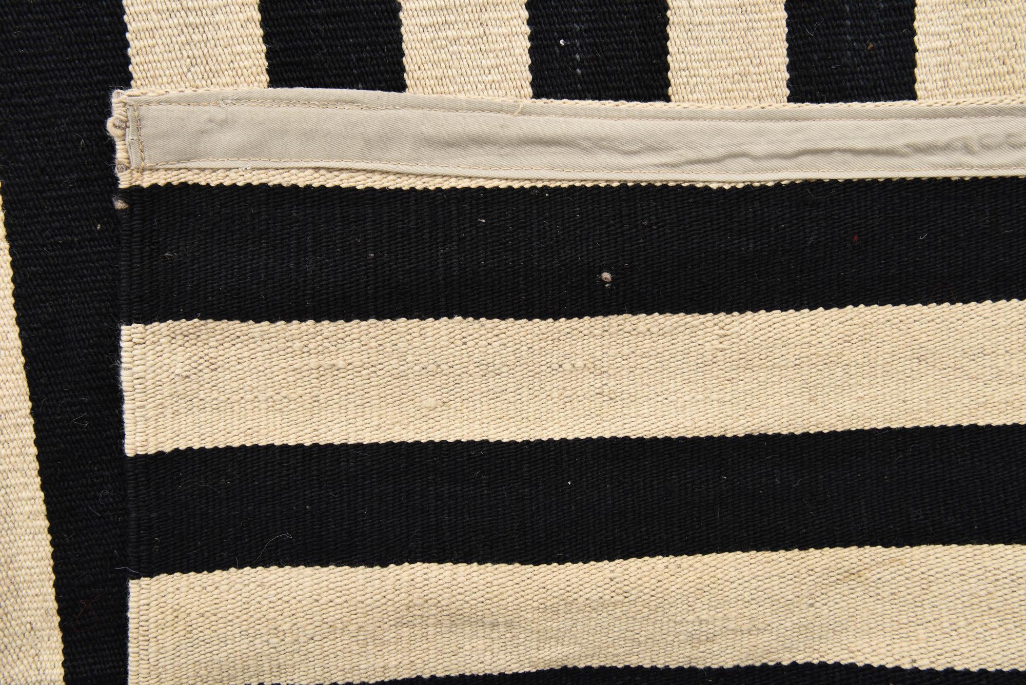 5' 9 x 7' 8 Hand Woven Kilim Modern Wool Rug