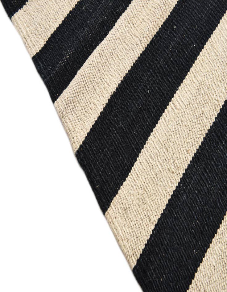 Detail image of 3' 4 x 4' 9  Hand Woven Kilim Modern Wool Rug
