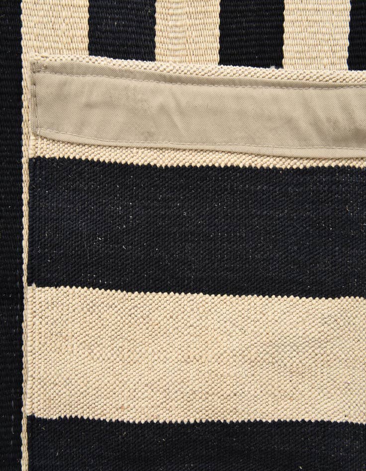 Detail image of 3' 4 x 4' 10  Hand Woven Kilim Modern Wool Rug