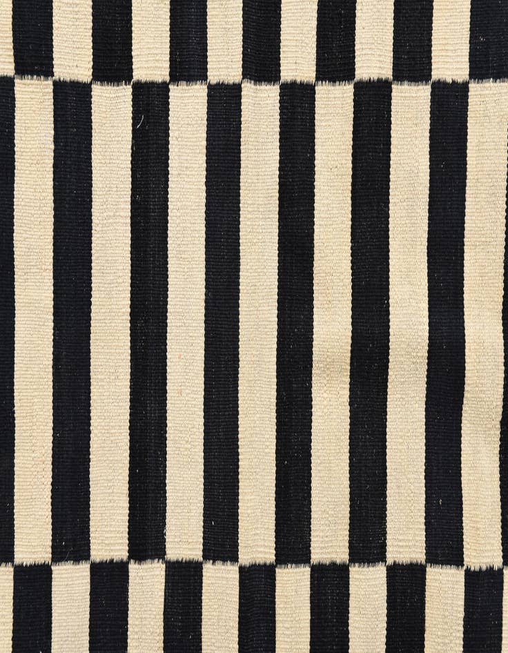 Detail image of 4' 2 x 6' 1  Hand Woven Kilim Modern Wool Rug