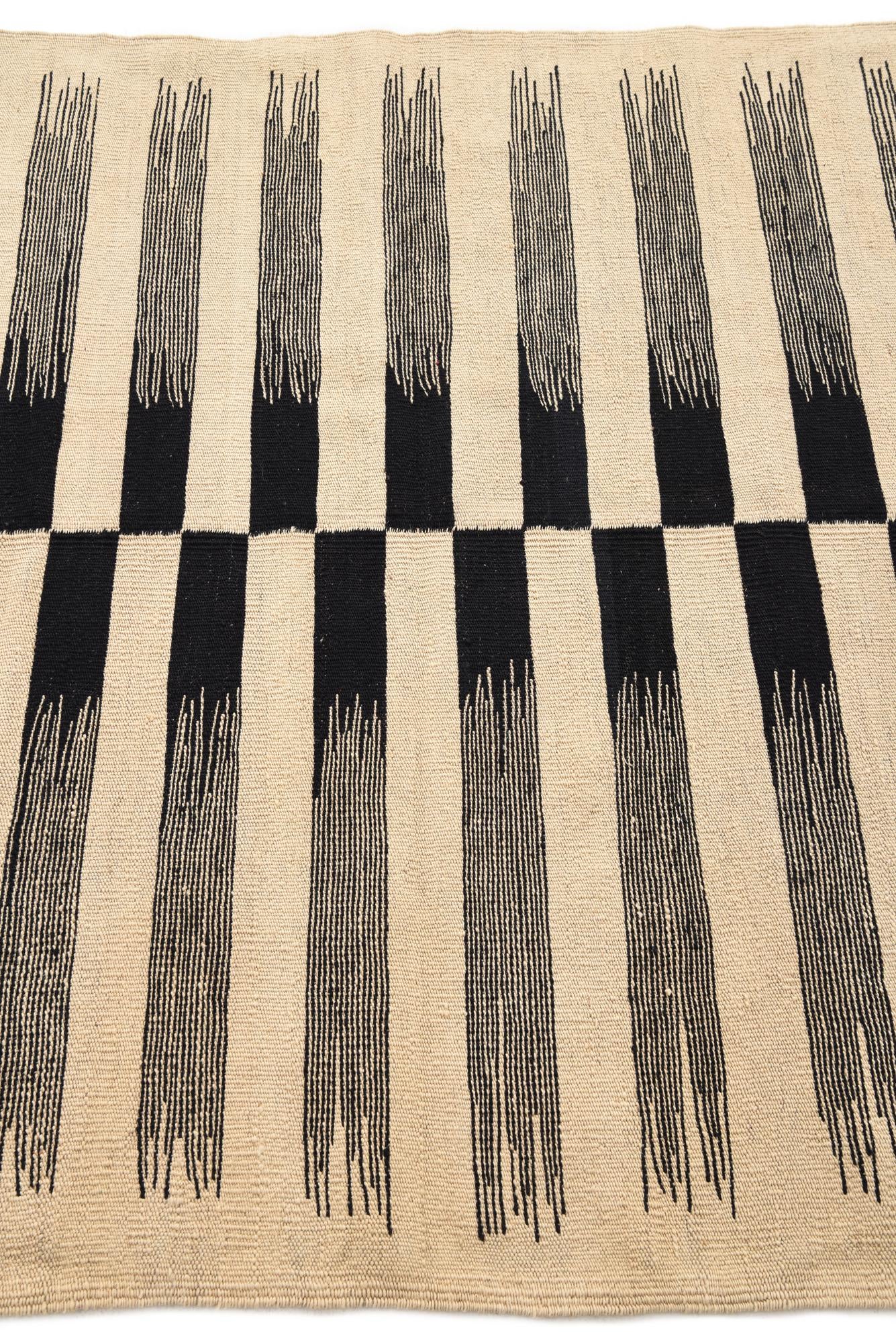 4' 2 x 6' Hand Woven Kilim Modern Wool Rug