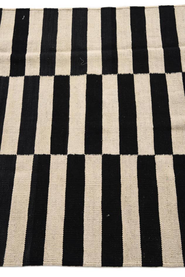 Detail image of 3' 4 x 4' 8 Hand Woven Kilim Modern Wool Rug