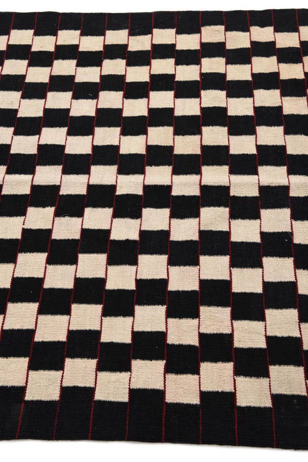 Detail image of 4' 1 x 5' 10 Hand Woven Kilim Modern Wool Rug