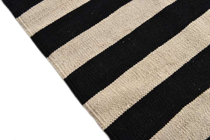 5' x 7' Hand Woven Kilim Modern Wool Rug