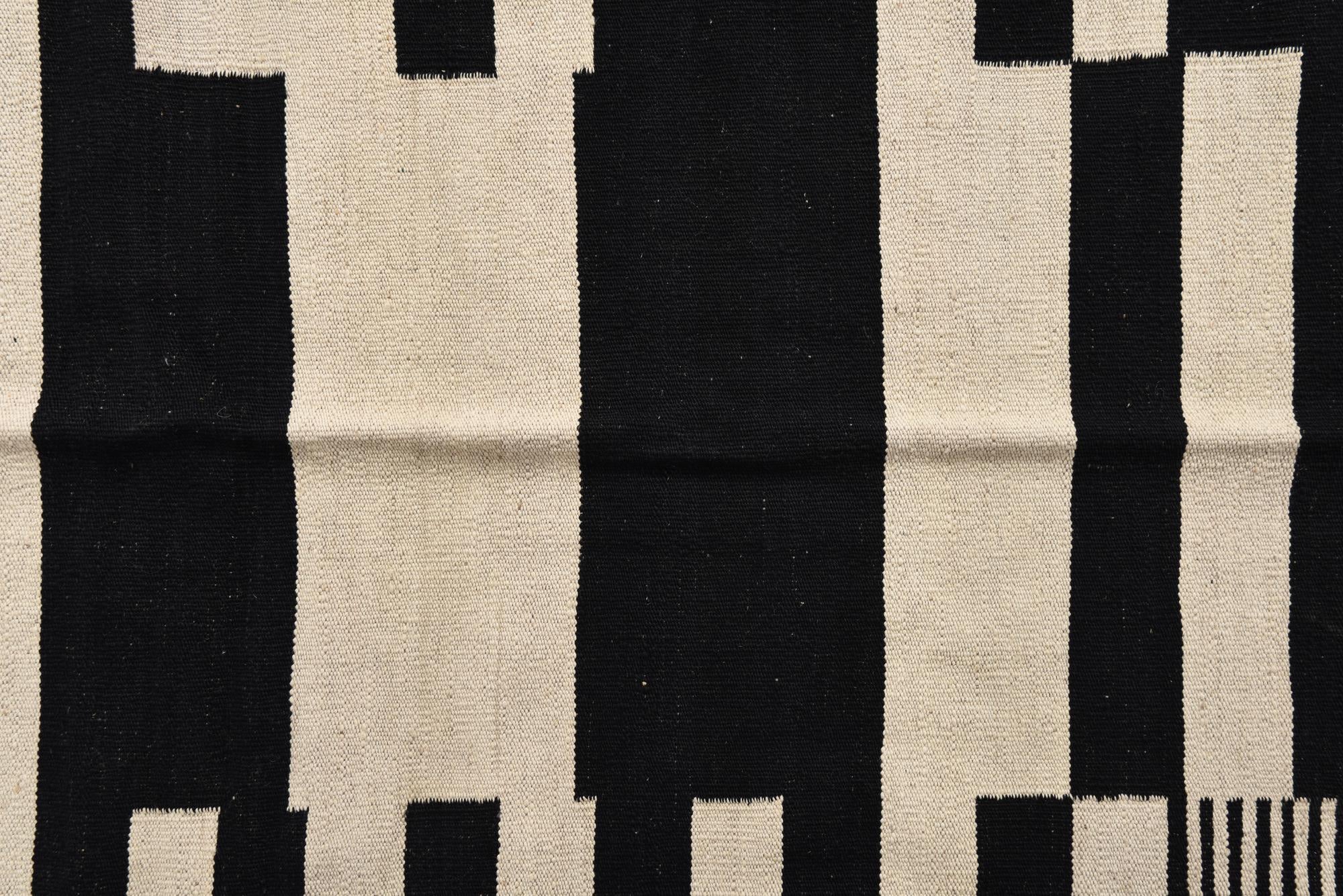 5' x 7' Hand Woven Kilim Modern Wool Rug