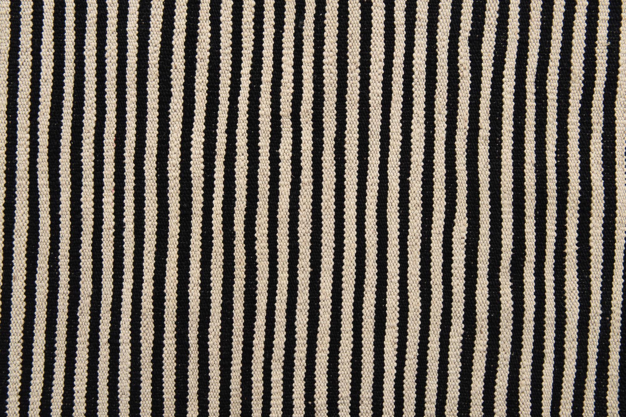 5' x 7' Hand Woven Kilim Modern Wool Rug