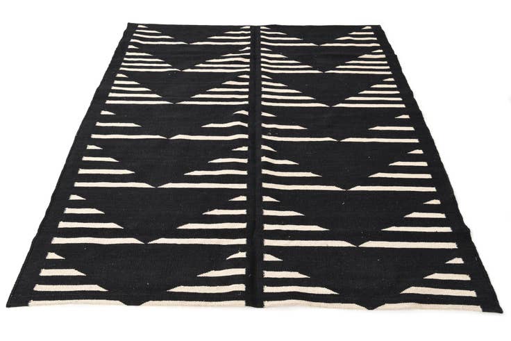 Detail image of 5' 3 x 6' 4 Hand Woven Kilim Modern Wool Rug