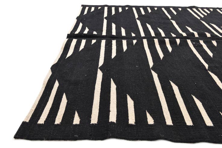 Detail image of 5' 3 x 6' 4 Hand Woven Kilim Modern Wool Rug