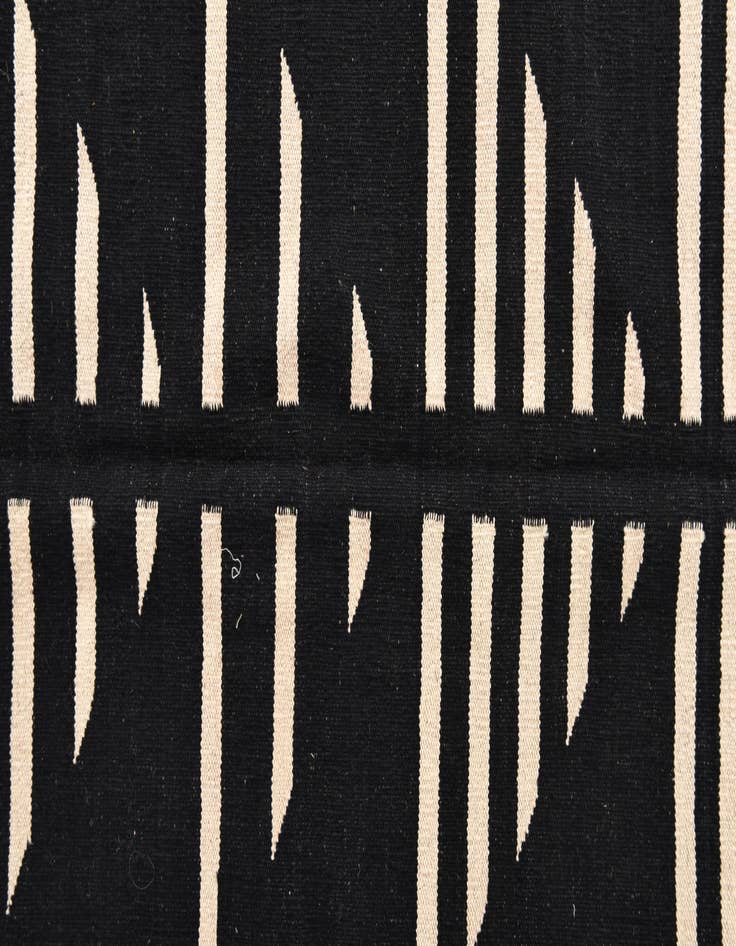 Detail image of 5' 3 x 6' 4  Hand Woven Kilim Modern Wool Rug