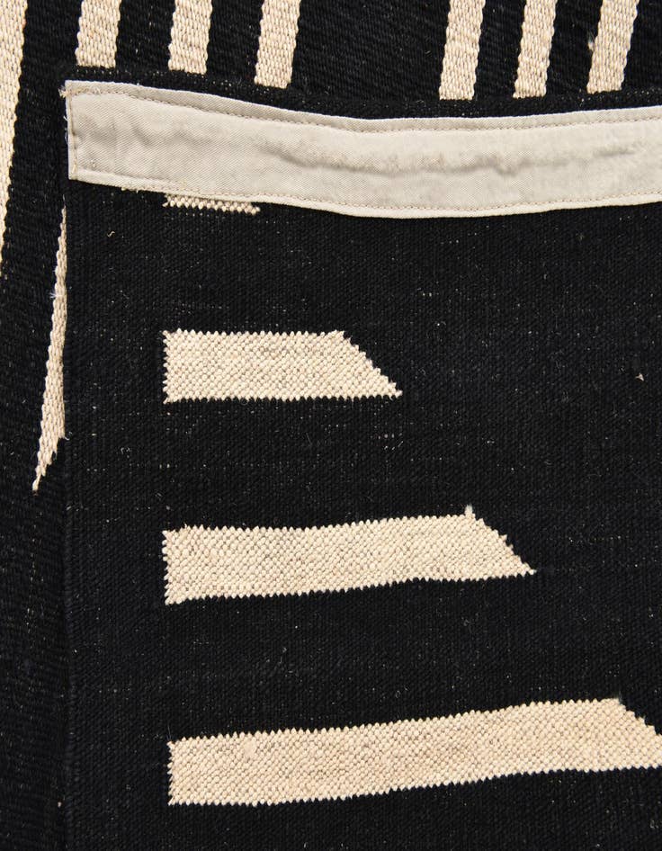 Detail image of 5' 3 x 6' 4  Hand Woven Kilim Modern Wool Rug