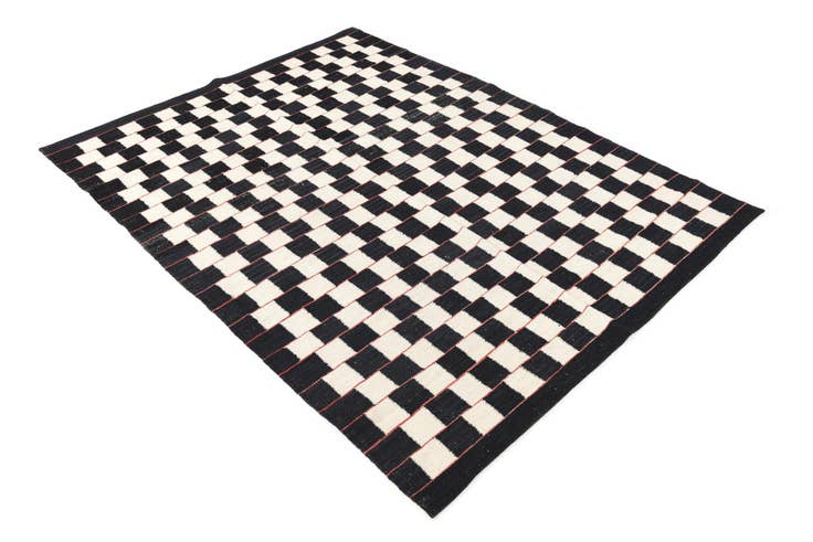 Detail image of 4' 5 x 6' Hand Woven Kilim Modern Wool Rug