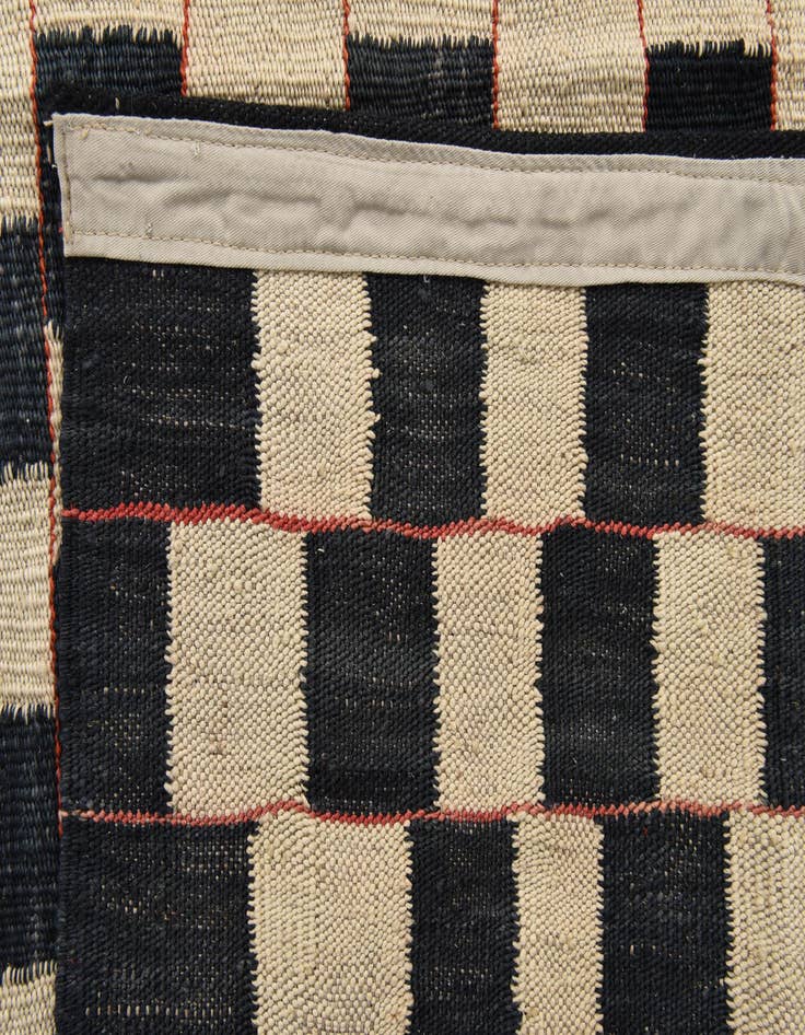 Detail image of 4' 11 x 6' 3  Hand Woven Kilim Modern Wool Rug