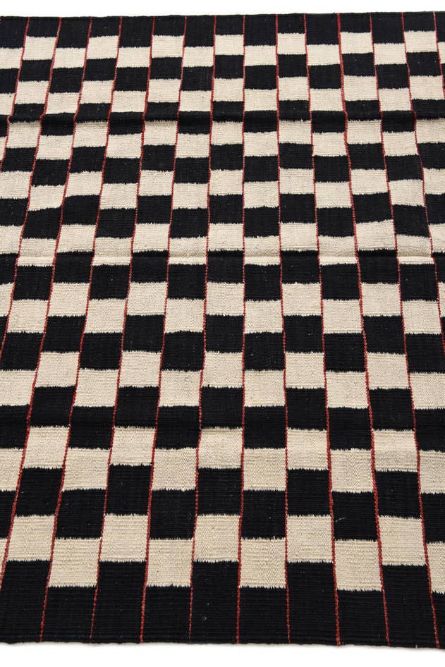 Detail image of 4' 5 x 5' 10 Hand Woven Kilim Modern Wool Rug