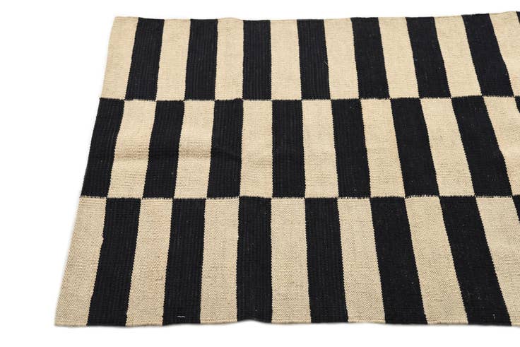 Detail image of 2' 7 x 3' 10 Hand Woven Kilim Modern Wool Rug