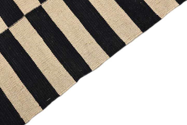 2' 7 x 3' 10 Hand Woven Kilim Modern Wool Rug