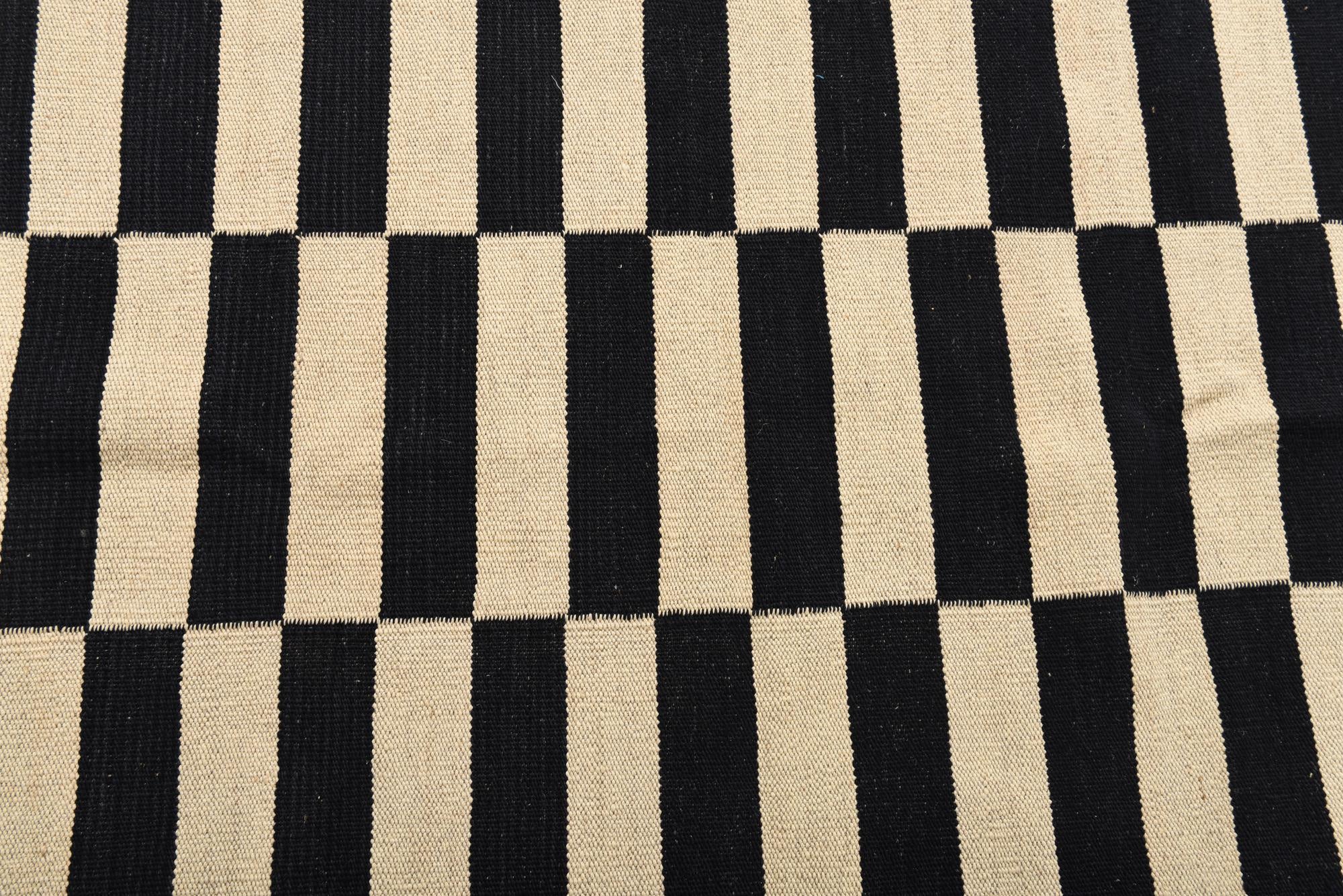 2' 7 x 3' 10 Hand Woven Kilim Modern Wool Rug