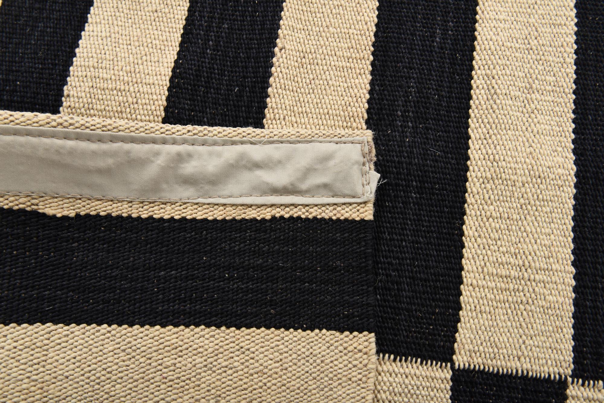 2' 7 x 3' 10 Hand Woven Kilim Modern Wool Rug