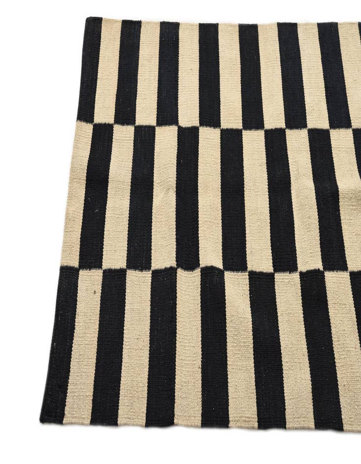 Detail image of 2' 7 x 4' Hand Woven Kilim Modern Wool Rug