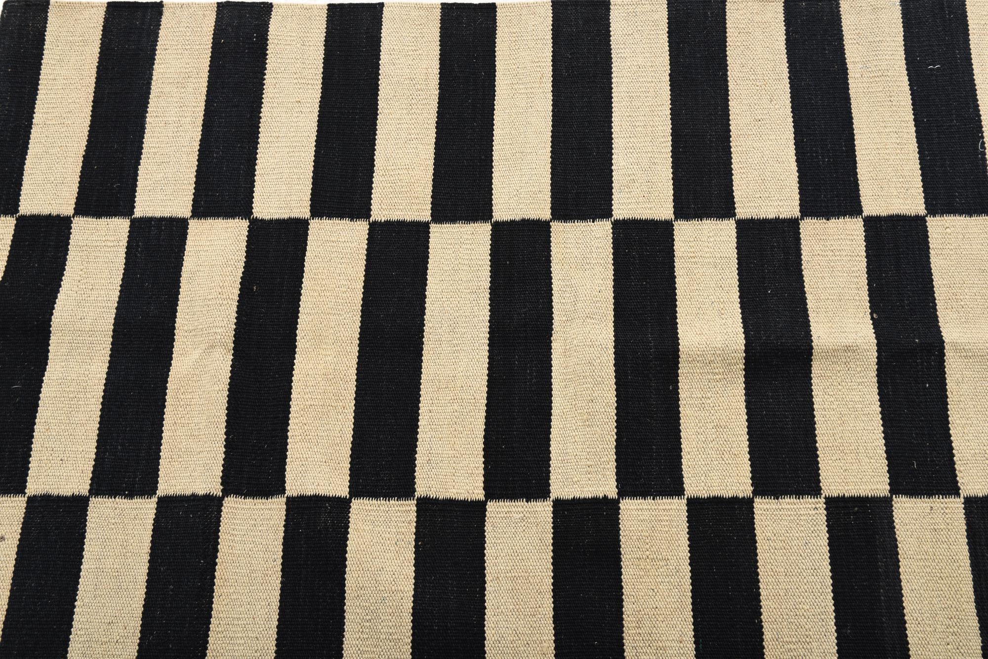 2' 7 x 4' Hand Woven Kilim Modern Wool Rug
