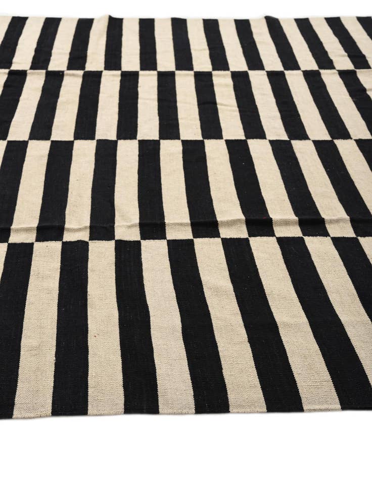 Detail image of 8' 1 x 11'  Hand Woven Kilim Modern Wool Rug