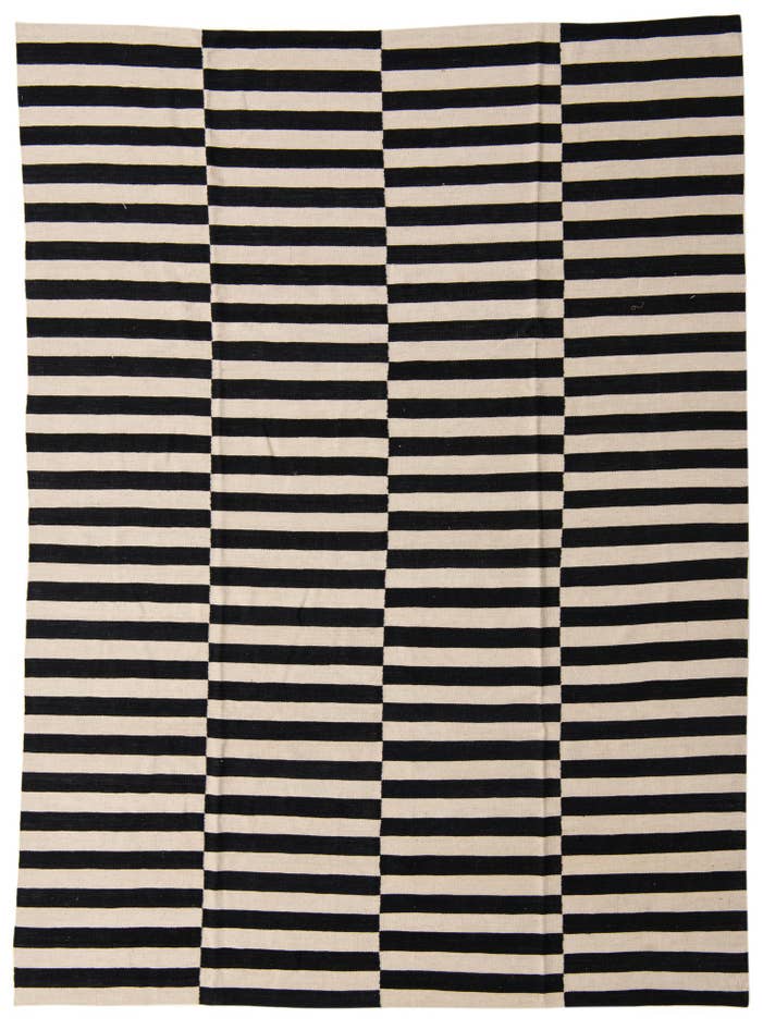 Detail image of 8' 1 x 11' Hand Woven Kilim Modern Wool Rug