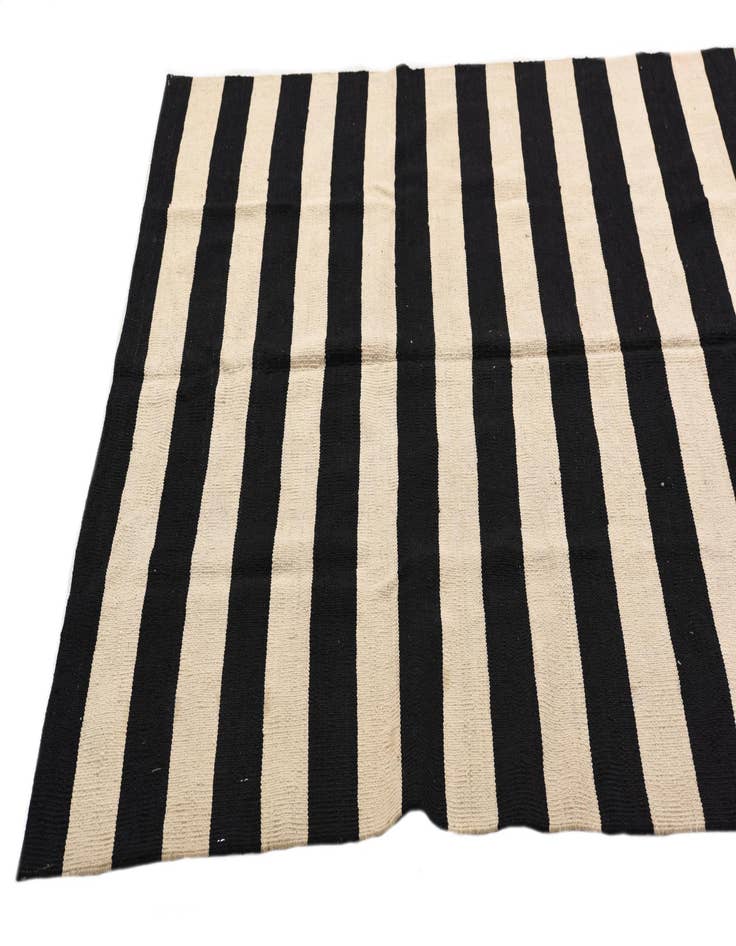 Detail image of 5' 6 x 8' 1  Hand Woven Kilim Modern Wool Rug