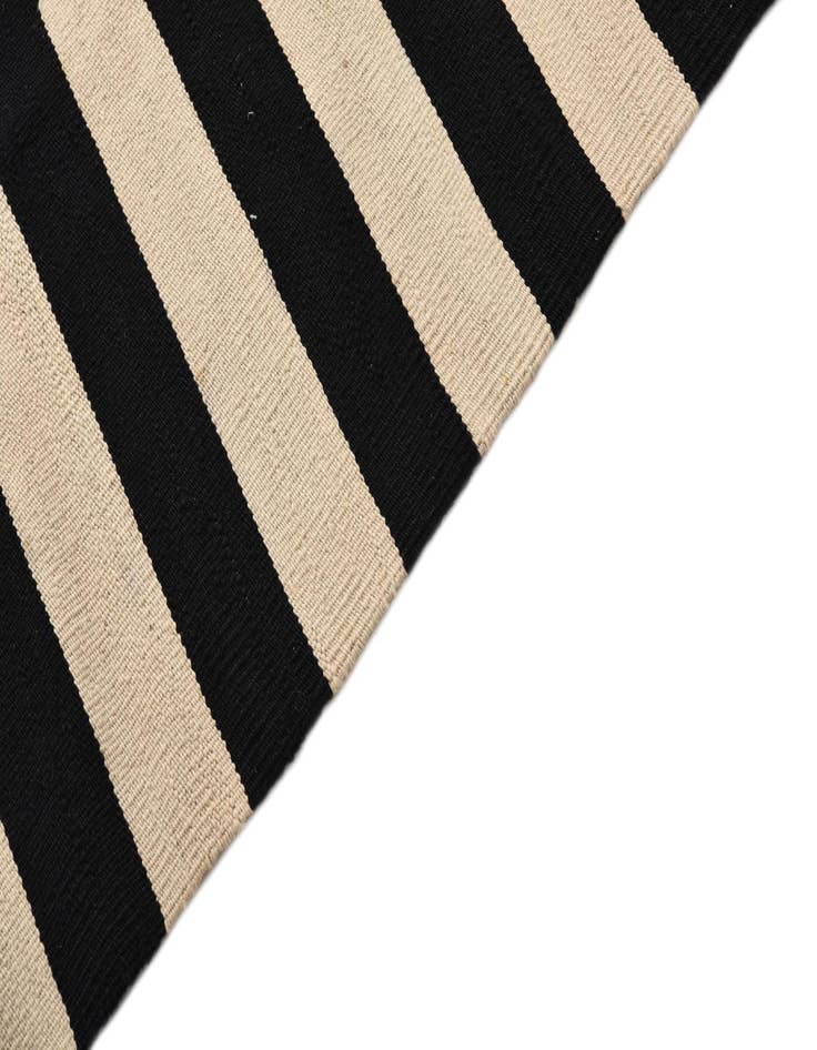 Detail image of 5' 6 x 8' 1  Hand Woven Kilim Modern Wool Rug