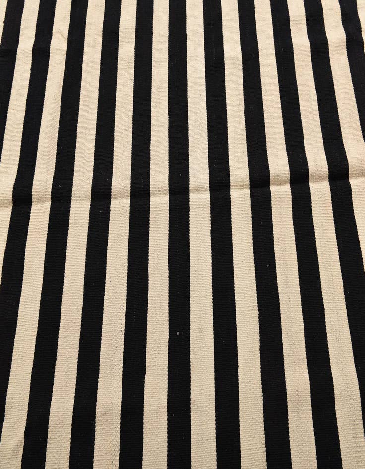 Detail image of 5' 6 x 8' 1  Hand Woven Kilim Modern Wool Rug