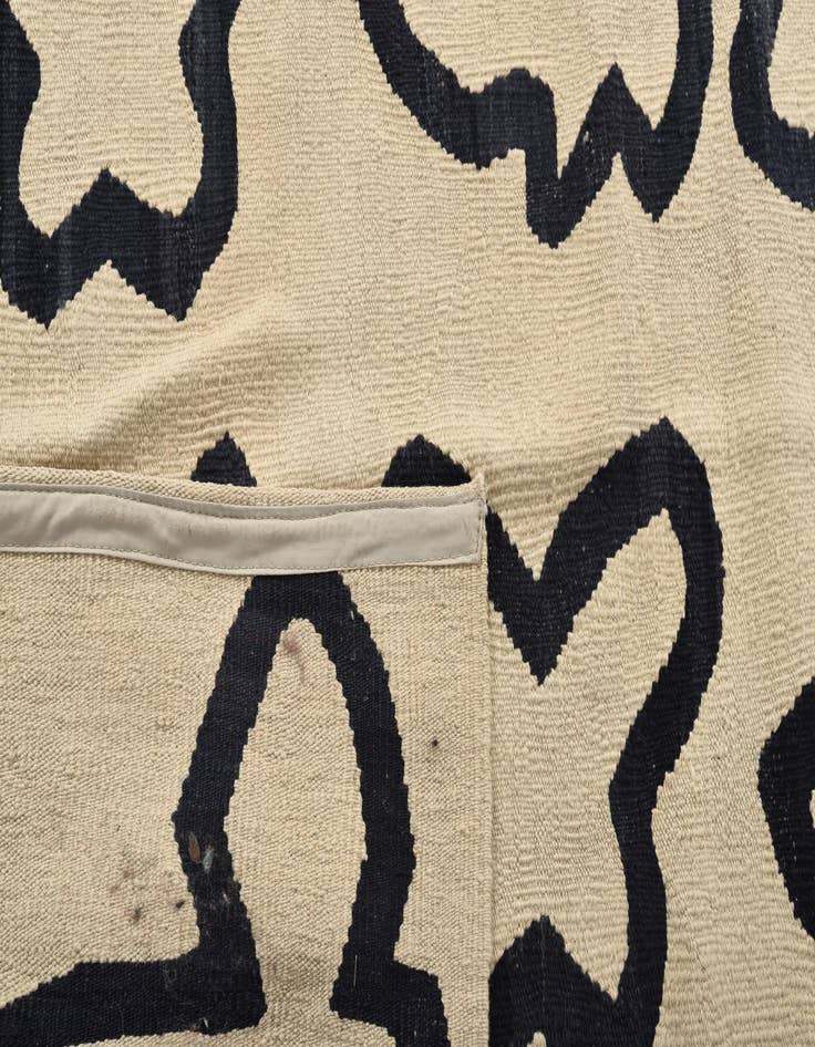 Detail image of 8' 3 x 9' 7  Hand Woven Kilim Modern Wool Rug