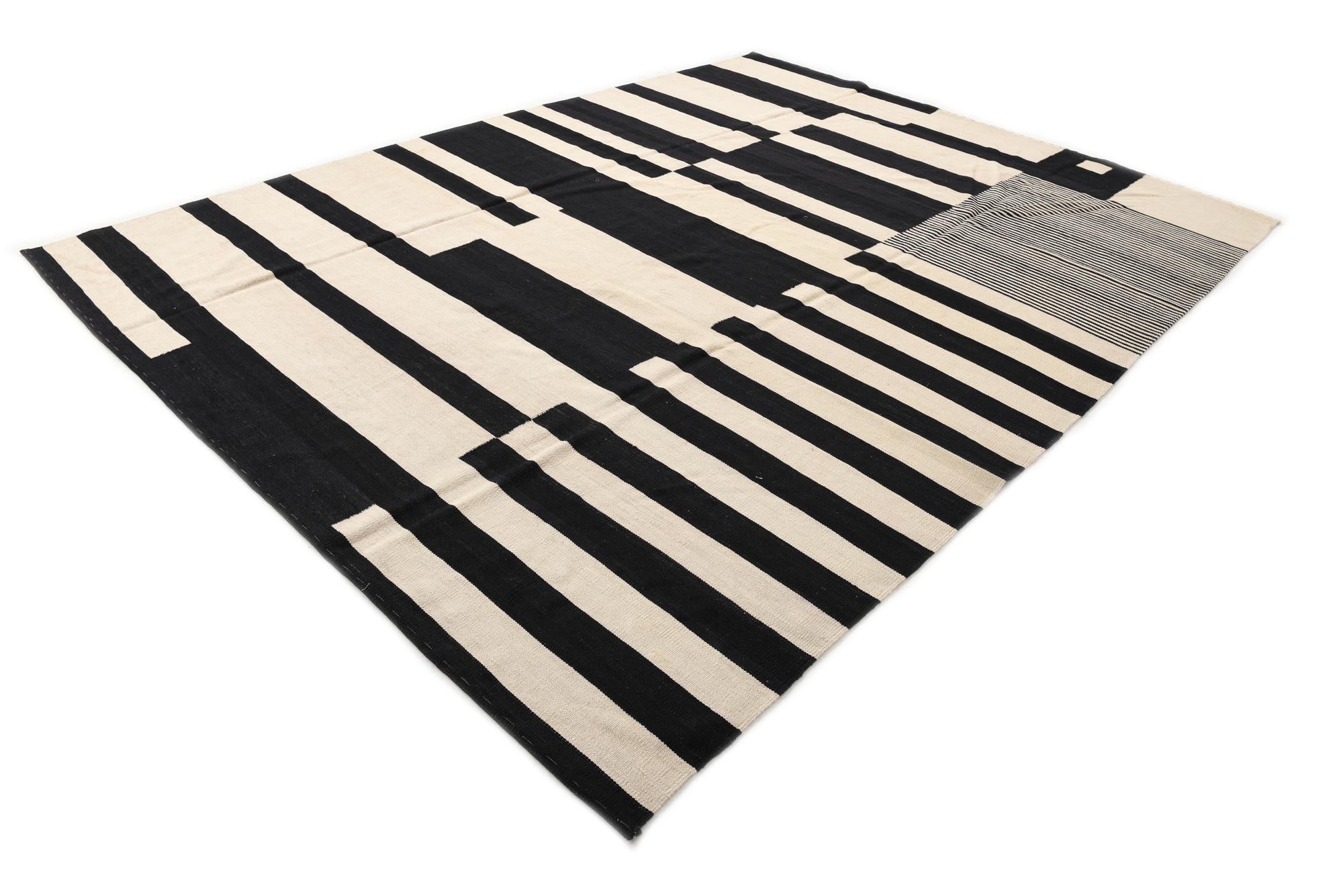 8' 5 x 11' 2 Hand Woven Kilim Modern Wool Rug