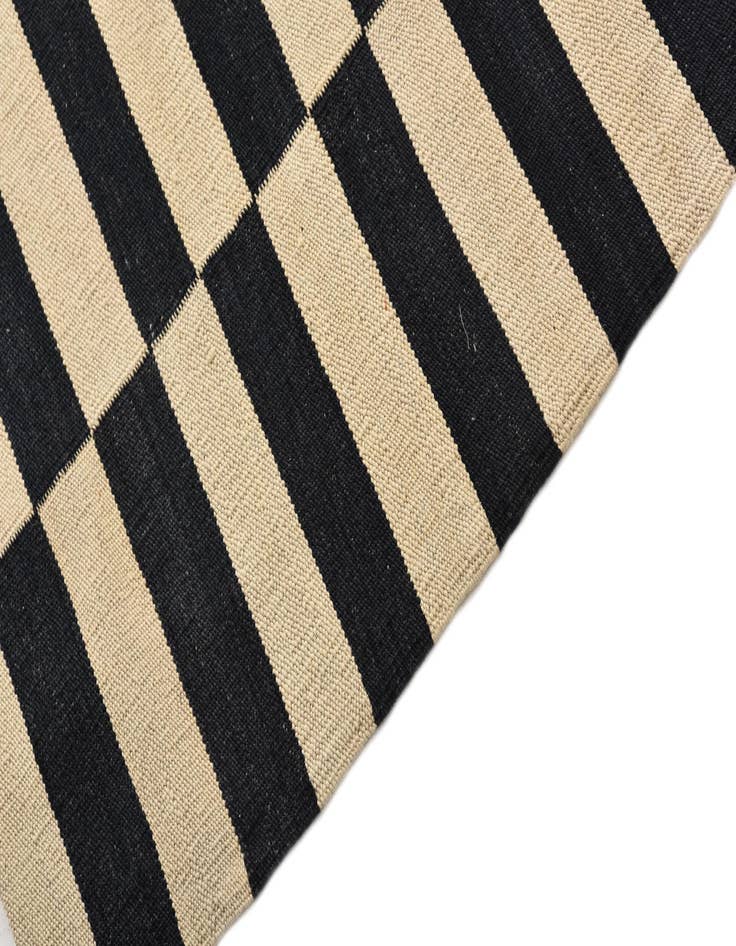 Detail image of 2' 10 x 3' 10  Hand Woven Kilim Modern Wool Rug