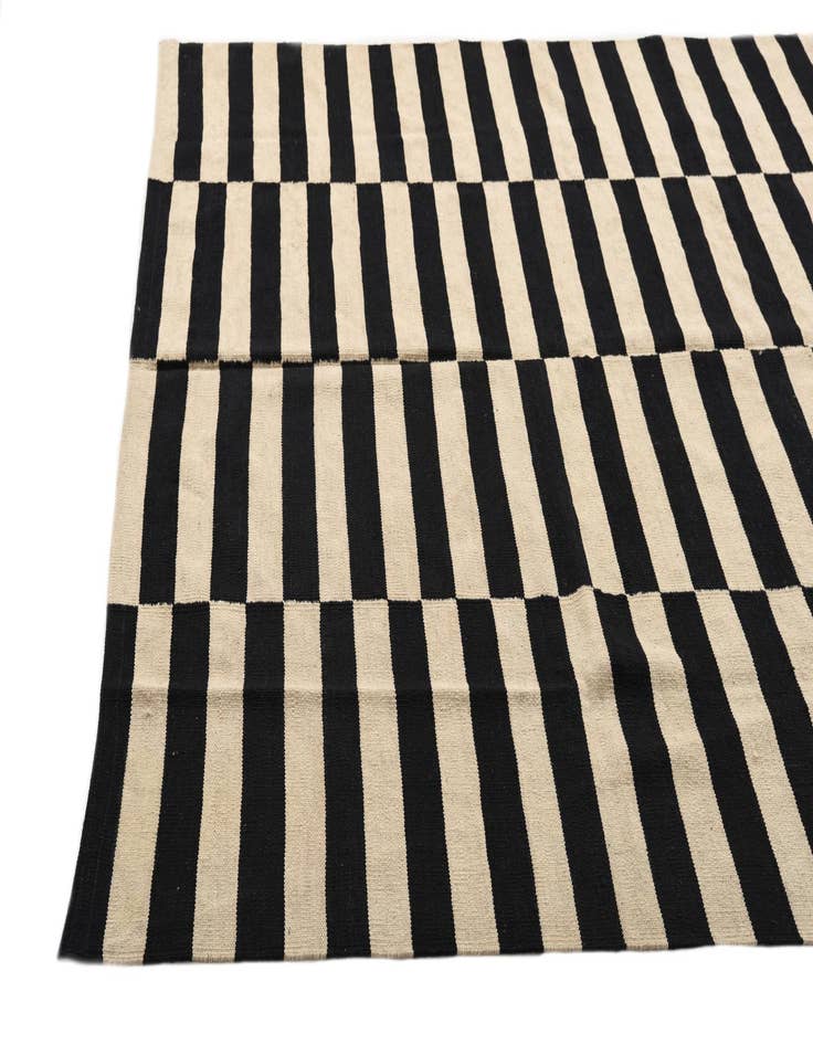 Detail image of 6' 7 x 9' 5  Hand Woven Kilim Modern Wool Rug