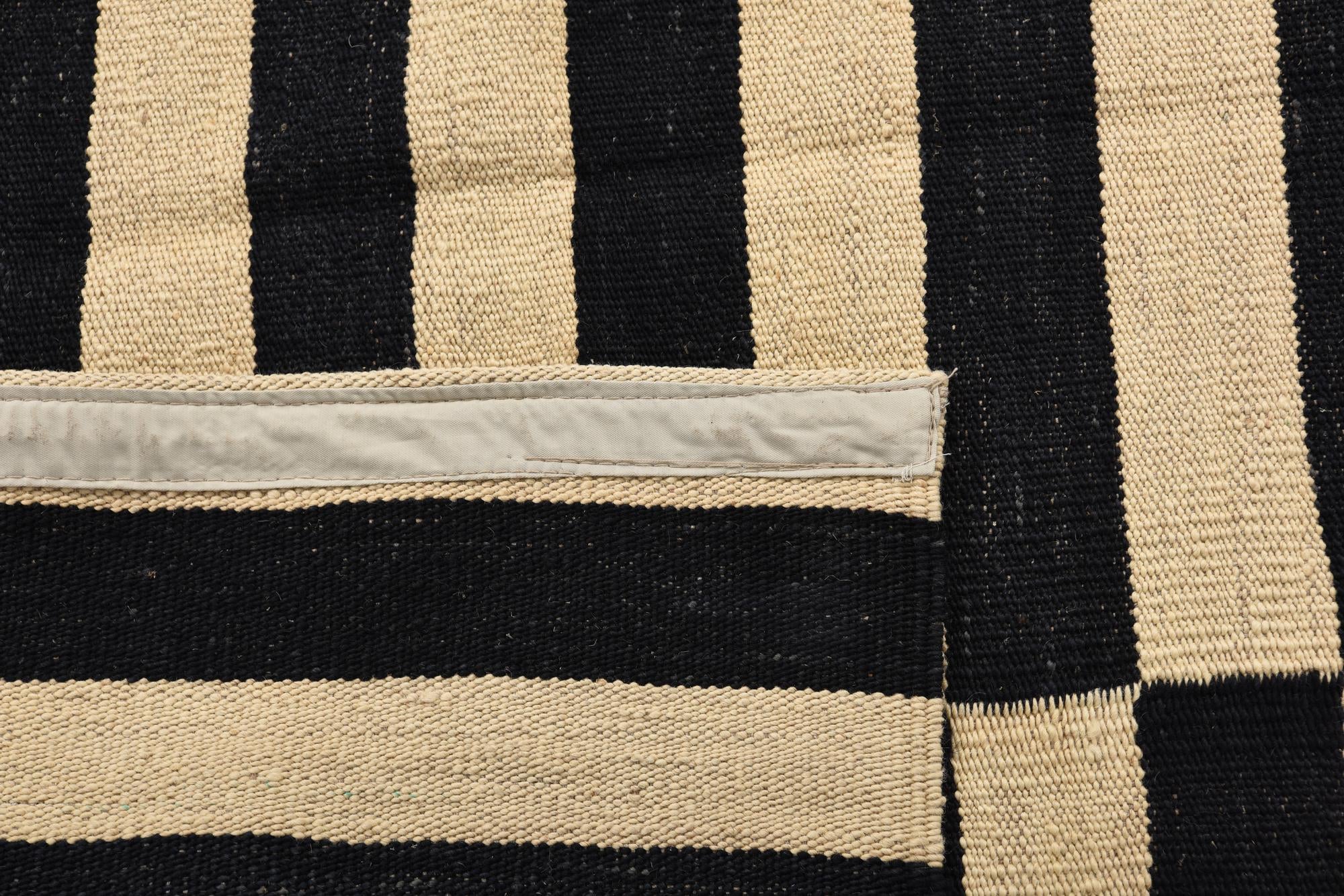 4' 3 x 5' 10 Hand Woven Kilim Modern Wool Rug