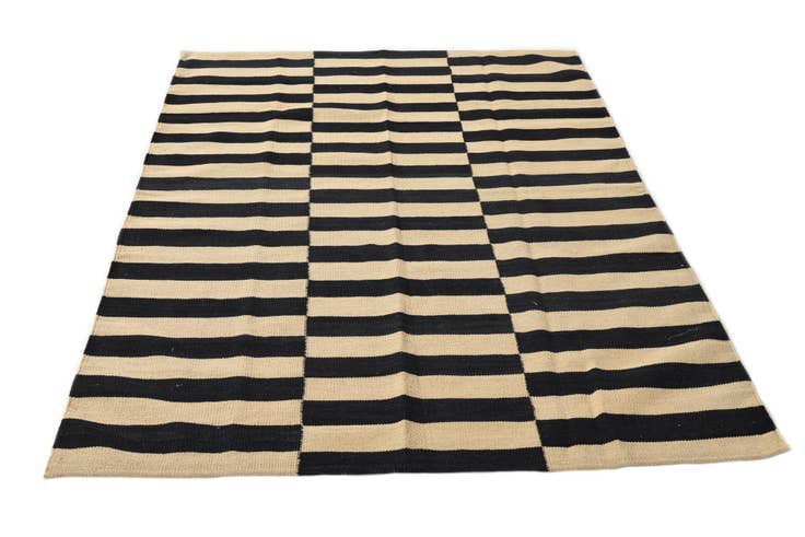 Detail image of 4' 2 x 5' 10 Hand Woven Kilim Modern Wool Rug